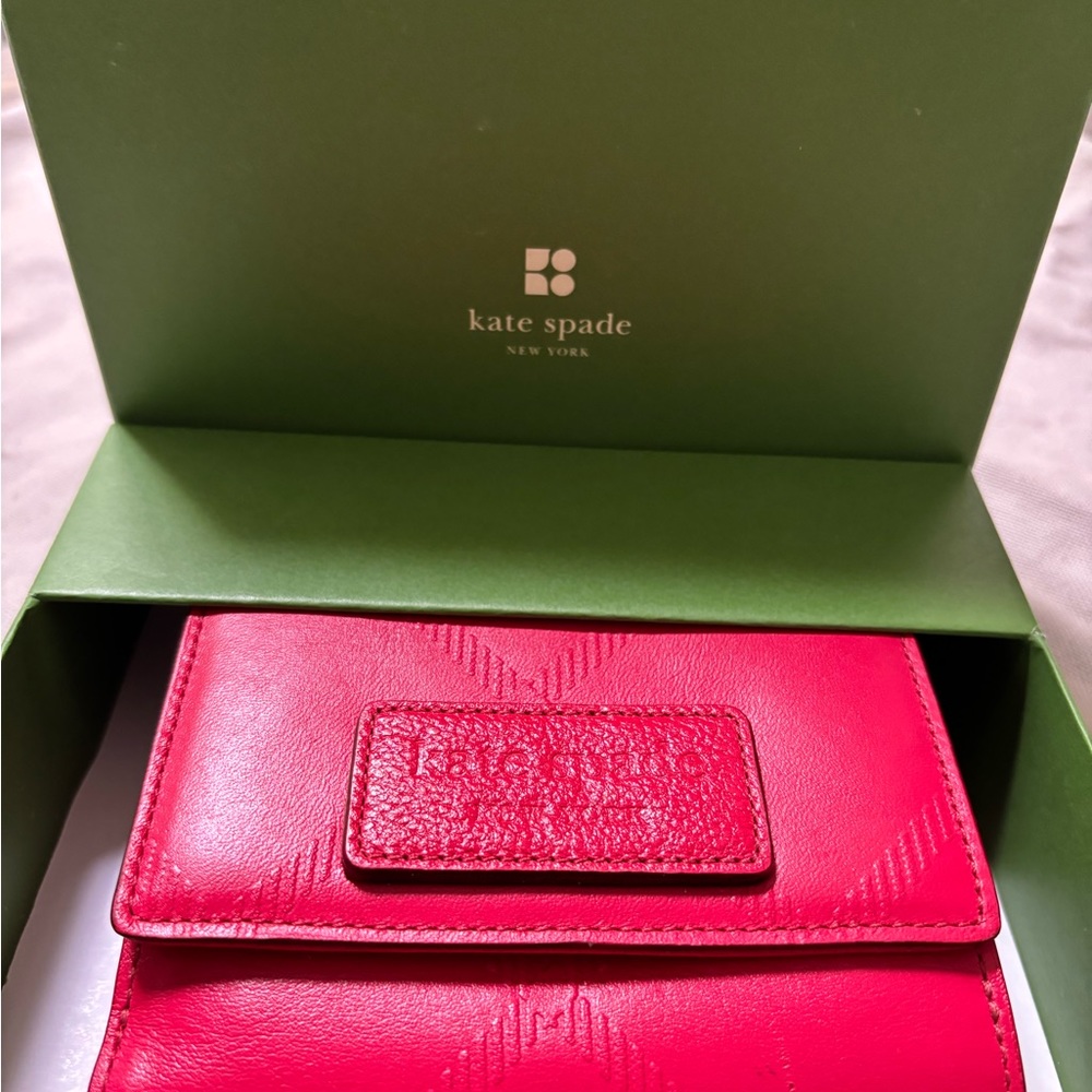Kate Spade Wallet (very gently used) - Taryn Highland Park